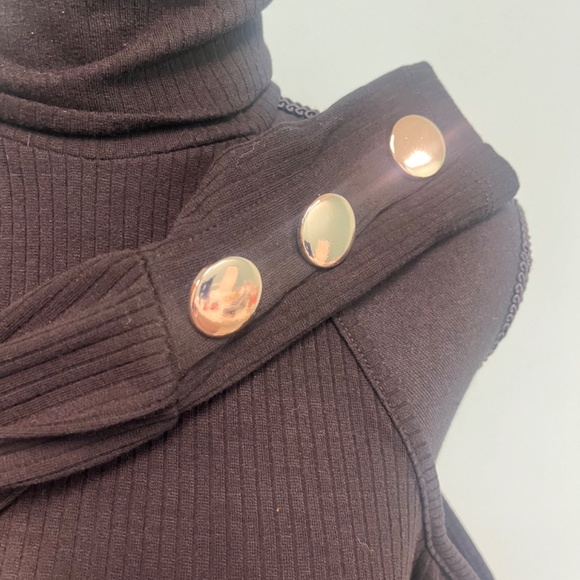 Milan Kiss cold shoulder sleeves turtleneck top in black size S. - Picture 3 of 6